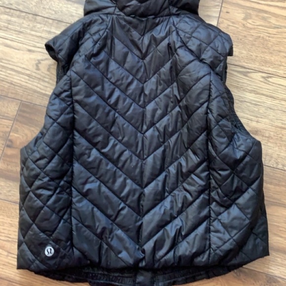 Lululemon Cropped Vest - Picture 2 of 3